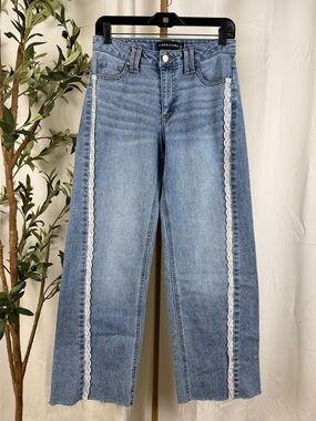 Tinseltown Light Blue Lace-Trim Wide Leg Jeans Sz 7/28 (B4)